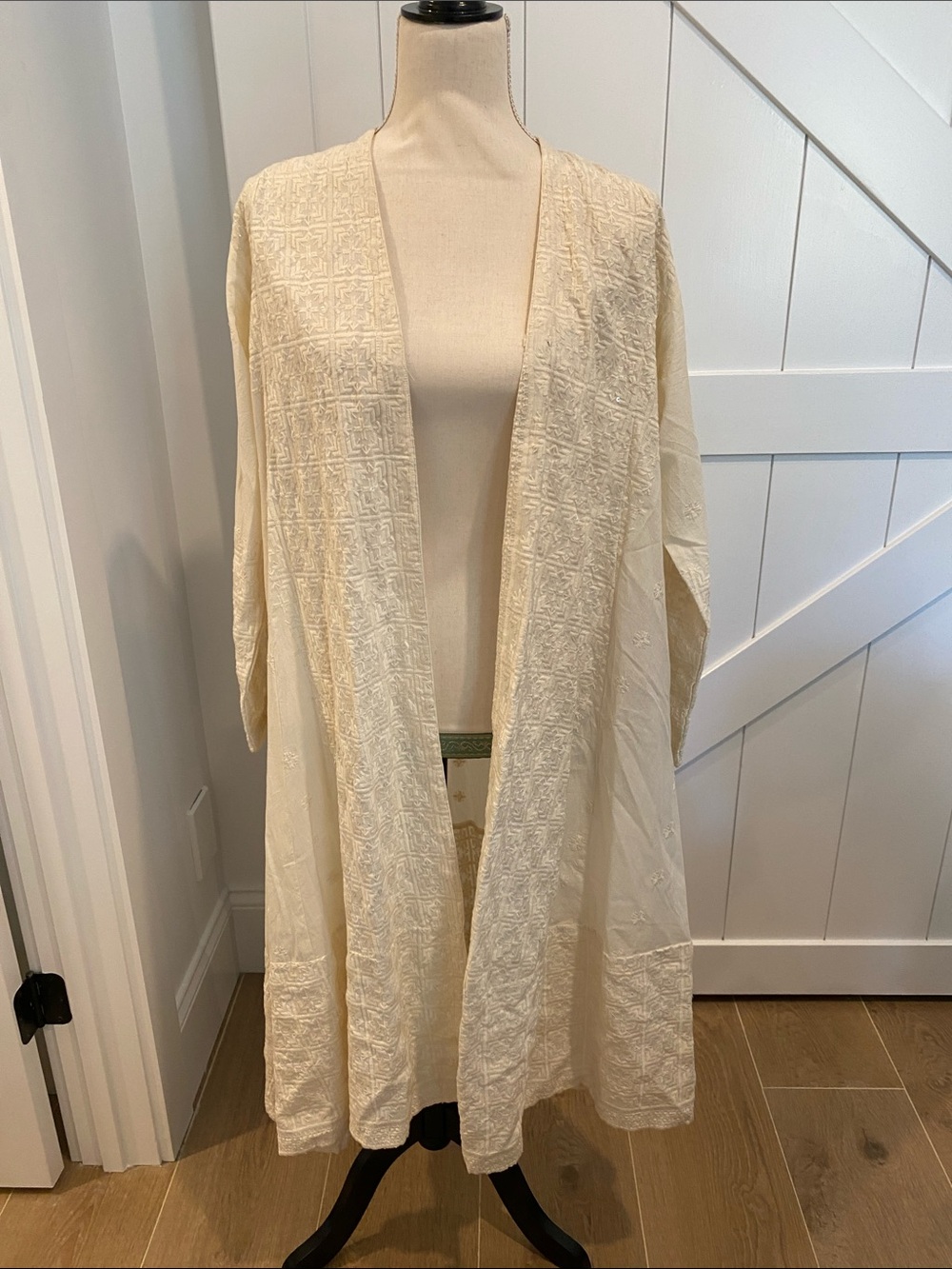 Meena Mahal Embroidered Cream Kimono Top